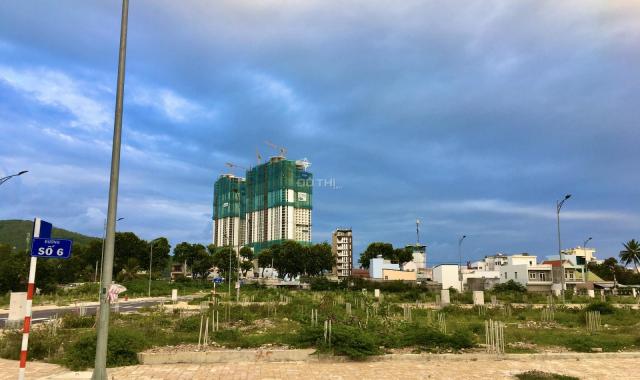 Bán đất thổ cư Nha Trang, đường Phạm Văn Đồng, ngay bờ biển, 75 m2, giá 3.4 tỷ