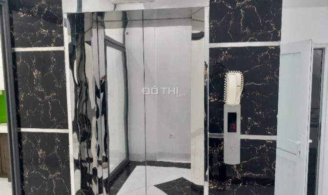 Cần bán gấp nhà 5 tầng, 64m2 tại Đình Thôn, Mỹ Đình, ô tô đỗ cửa, kinh doanh tốt, giá 8,2 tỷ