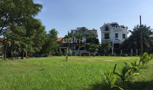 Bán biệt thự khu Thảo Điền, MT Nguyễn Văn Hưởng, 600m2, 4 tầng, 6 phòng ngủ