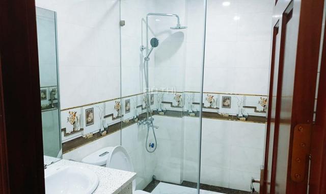 Bán nhà phố Ao Sen, phân lô ô tô tránh, tiện kinh doanh, 50m2 x 5 tầng, 5m mặt tiền