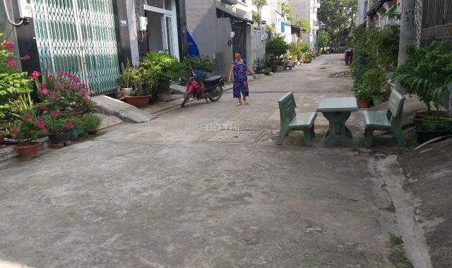 Bán đất cuối đường Thạnh Lộc 19, phường Thạnh Lộc, Quận 12, khu dân cư đông đúc, gần chợ trường học