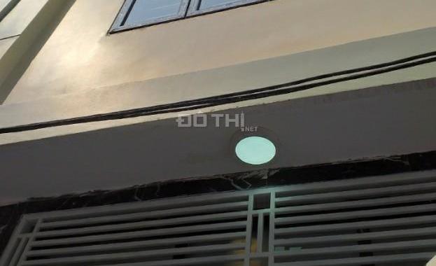 DT: 43m2 * 4T, giá: 2,2 tỷ, nhà xây mới, ô tô đỗ cách nhà 50m. LH: 0987286189