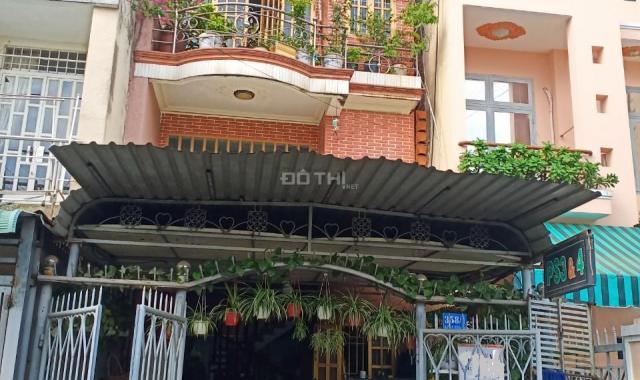 Cần bán nhà 1 trệt 3 lầu đang kinh doanh (4.7x23m). Giá 4.3 tỷ