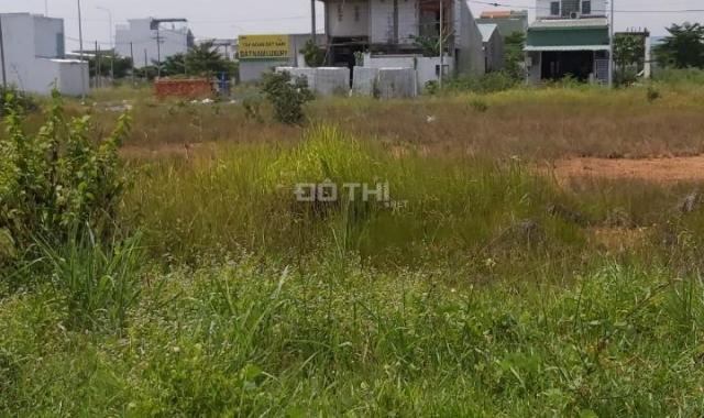 Có mảnh đất 1600m2 thuộc xã Phạm Văn Hai cần bán