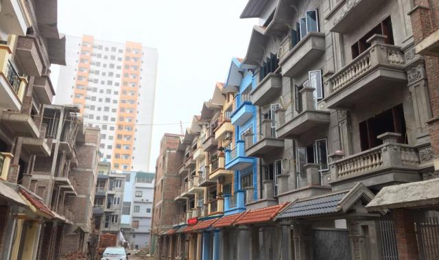 Nhà đã có sổ, 5 tầng diện tích 67,5m Lộc Ninh, Chúc Sơn, Chương Mỹ, cần tiền bán gấp. LH 036869958