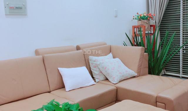 Chính chủ cần cho thuê căn hộ New Sài Gòn 2PN, view hồ bơi, giá 8.5tr/tháng, xách vali vào ở