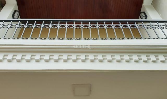 Bán nhà Cổ Nhuế, Bắc Từ Liêm, Hà Nội 35.3m2 x 5 tầng, giá: 3 tỷ. LH: 0393485862