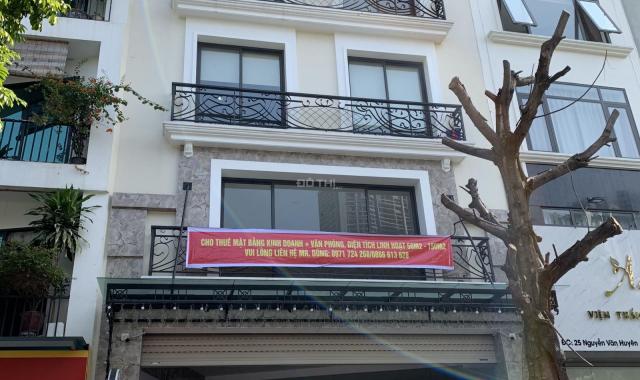 Gấp, cho thuê nhà mặt đường Nguyễn Văn Huyên, DT 155m2x8T, mặt tiền 8m. 0971024998