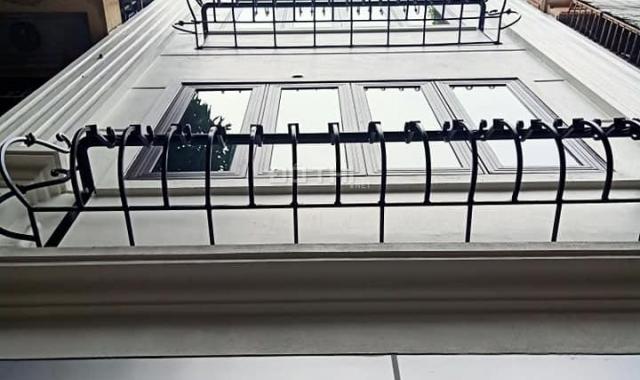 Siêu phẩm 6 tầng thang máy - Ô tô đỗ cửa - Phố Vĩnh Hồ - Mặt tiền 4m - Nhỉnh 5 tỷ