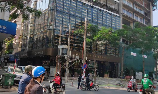 Bán tòa nhà văn phòng Thái Hà, 8 tầng, thông sàn, thang máy, vỉa hè rộng, 20,5 tỷ
