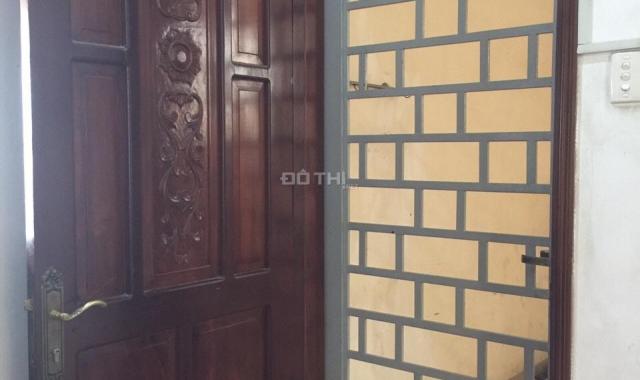 Chính chủ bán căn hộ lầu 1, 68m2, 2PN, quận 2, ngay sát cầu Sài Gòn