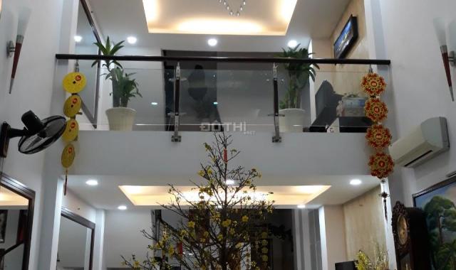 Bán nhà mới xây 3 lầu đẹp, HXH, full nội thất, phường 15, Q.Tân Bình.