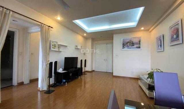 Cần bán căn hộ chung cư thang máy Green House CT17, Long Biên, DT 73m2, giá 1.65 tỷ. LH: 0971902576