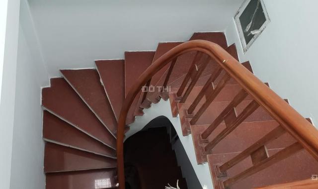 Bán nhà Trung Văn 30m2, xây 5 tầng, 3 phòng ngủ rộng, giá 2.3 tỷ. LH Thực 0989015276 