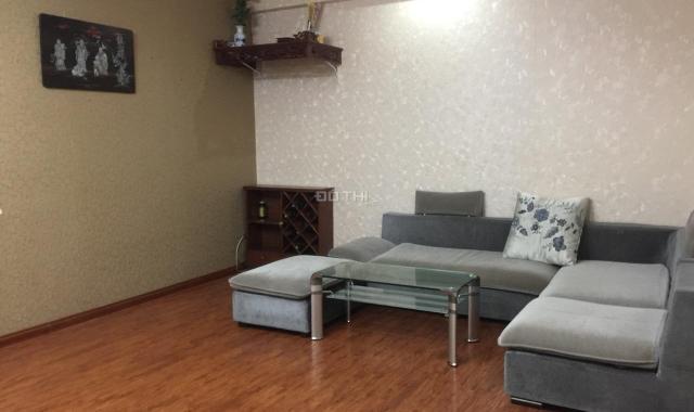 Cho thuê căn hộ chung cư N02 Trần Đăng Ninh, 82m2, chia 2 phòng ngủ đồ cơ bản đẹp