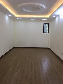 Bán nhà cuối đường Bà Triệu, Hà Đông 39m2, 4 tầng, 3 PN, giá 1.9 tỷ, LH 0397.666.169