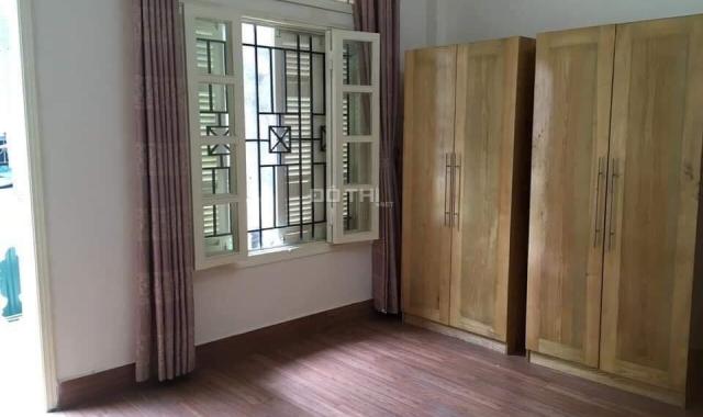 Chính chủ cần bán nhà riêng đường Láng, Đống Đa. DT 20m2 x 3 tầng, mới đẹp về ở ngay, 0902139199