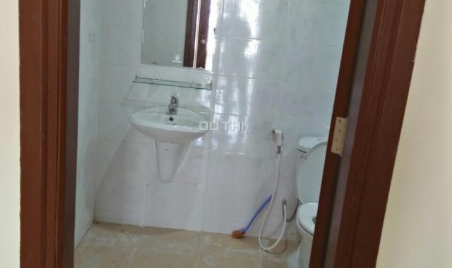 Cần bán gấp căn hộ 72m2 view hồ điều hòa chung cư 7A Lê Đức Thọ, giá chỉ 1,6 tỷ