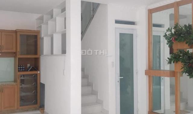 Cao ốc sát Lý Thường Kiệt 540m2, 6 lầu, 1 hầm mới xây 54 tỷ. HĐ cho thuê 300 triệu/tháng