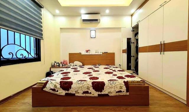 Bán nhà rất đẹp về ở ngay phố Chùa Bộc, DT 40m2, 5 tầng. Giá 5 tỷ