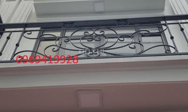 Nhà 2.8 tỷ phố Chùa Ngòi - Ngô Thì Nhậm, 4 tầng (50m2-4PN-có sân riêng) ô tô cách 5m - 0969419928