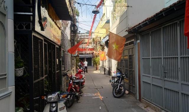 Bán nhà hẻm 93 Lũy Bán Bích, Tân Phú, DT 4*15m. 3PN nhà đẹp, tặng nội thất