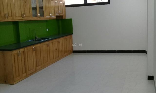 Bán nhà mặt ngõ Khương Hạ, 39m2 x 5T, 4PN đẹp thoáng, ngõ thông, ô tô cách 20m, giá 3,65 tỷ