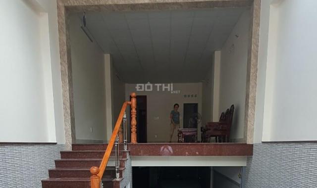 Cho thuê nhà mặt tiền đường Phan Trung, có tầng hầm để xe và thang máy
