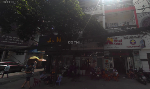 Bán gấp nhà mặt tiền Lê Thị Riêng, P. Bến Thành, Quận 1, khu buôn bán sầm uất