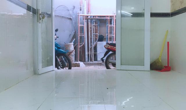 Bán nhà sổ hồng riêng đường Đào Tông Nguyên, Nhà Bè, DT 5x6m, giá 1,95 tỷ