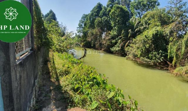Bán vườn 6200m2 ven sông xã Tân Bình, H. Vĩnh Cửu. Có ao cá, vườn bưởi đang thu hoạch, giá đầu tư