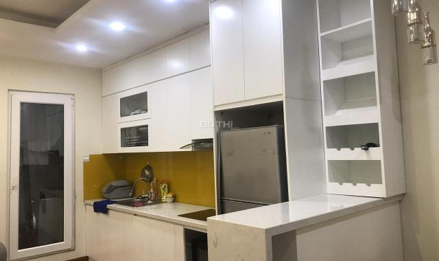 Bán căn 60m2, 2PN, đồ cơ bản, giá 2,150 tỷ, ban công rộng chung cư Nghĩa Đô - Hoàng Quốc Việt