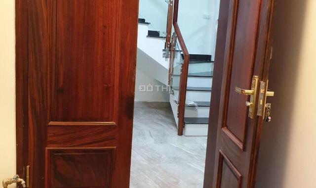 Nhà mới diện tích đất 30m2 x 5,5 tầng, tại ngõ 49 Đức Giang, Long Biên