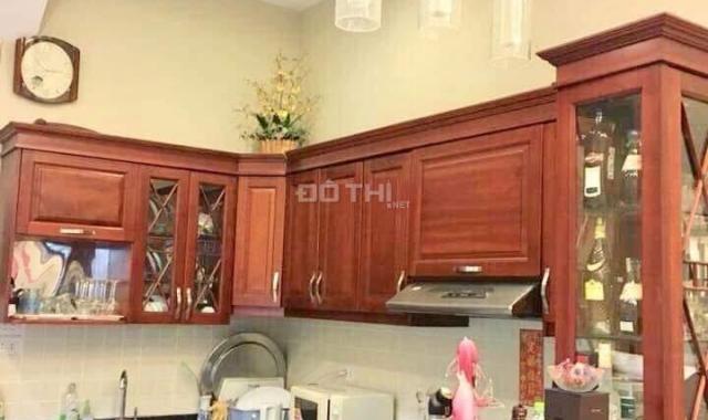 Gia đình bán nhà Nguyễn Văn Cừ, Long Biên, ô tô của, 70m2 MT 4.2m, 4.8 tỷ