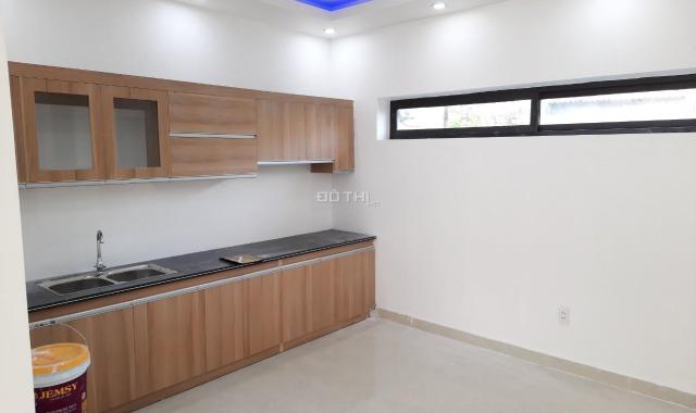 Bán nhà 3 tầng, 50m2, hướng Nam, thôn Quỳnh Hoàng, Nam Sơn, giá 1,1 tỷ