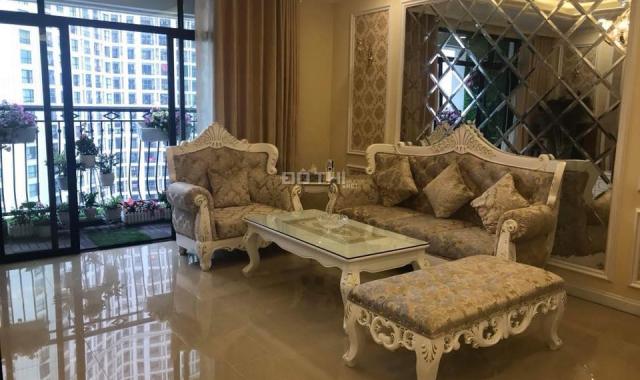 Cho thuê CHCC R5 Royal City 72A Nguyễn Trãi, 132m2, 3PN, đủ đồ, căn góc ban công Đông Nam