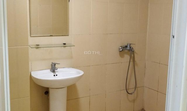 Cho thuê căn hộ 2 phòng ngủ, 1wc đồ trên cơ bản Nam Trung Yên, 75m2, 7tr/tháng. ĐT: 0916479418