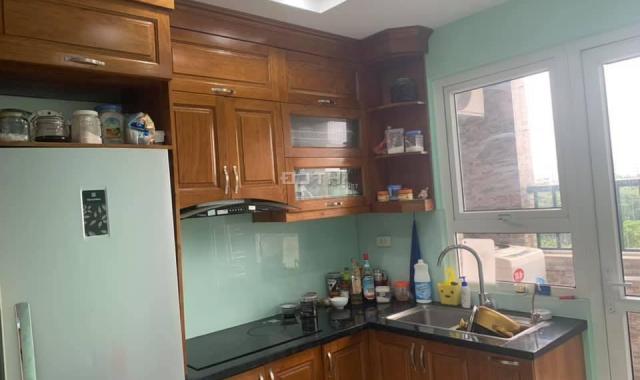 Bán căn chung cư 75m2 gồm 3 PN, có nội thất, tòa CT4 DN3 Bắc Linh Đàm, giá 1,35 tỷ. LH 0963289215