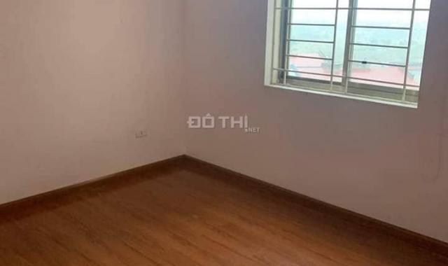 Cần bán căn hộ 3 phòng ngủ khu đô thị Việt Hưng, Long Biên. LH: 0983957300