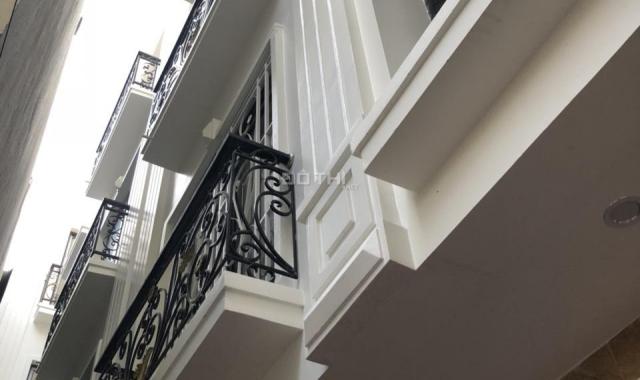 Bán nhà Hoàng Liệt - Bán đảo Linh Đàm - cách phố 30m - DT 40m2 x 5T - 3.25 tỷ. LH 0903070282