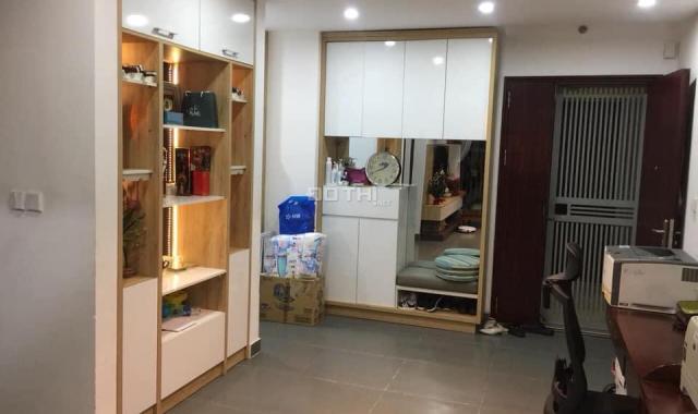 Cần bán căn hộ chung cư tại KĐT Việt Hưng, Long Biên, 73m2, giá: 22,5 triệu/m2. LH: 0984.373.362