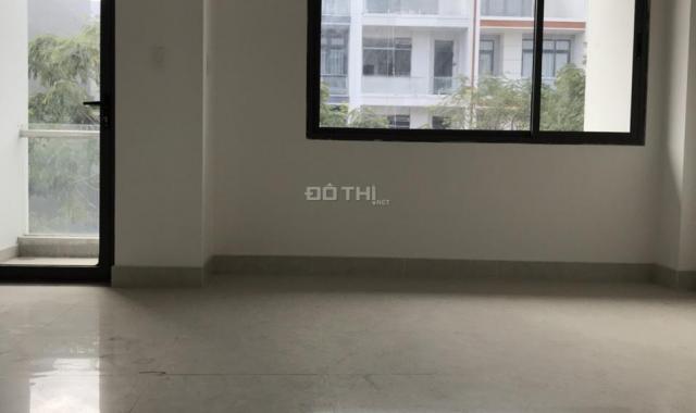 Nhà nguyên căn Vạn Phúc Thủ Đức, vừa ở vừa làm văn phòng, 5x22m, view đẹp đường rộng, chỉ 25 tr/th