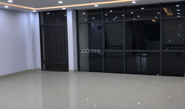 Cho thuê tòa nhà văn phòng Vạn Phúc 1 hầm + 5 lầu, tiện để mở văn phòng 868m2 45 tr/th