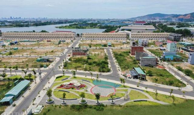 Định cư nước ngoài cần sang nhượng lại 2 lô đất liền kề đường 10.5m phân khu Lake View Center