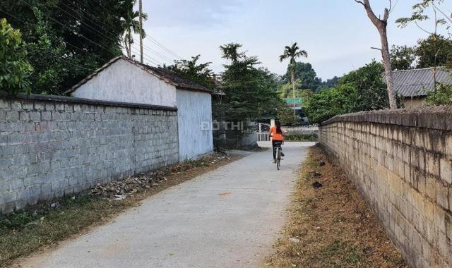 Bán gấp mảnh đất bám mặt đường 4.500m2 chỉ 900tr ở thị trấn Lương Sơn, Hòa Bình. 0943.346.523