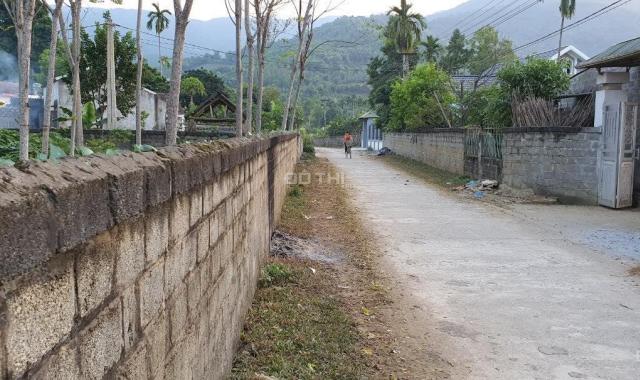 Bán gấp mảnh đất bám mặt đường 4.500m2 chỉ 900tr ở thị trấn Lương Sơn, Hòa Bình. 0943.346.523