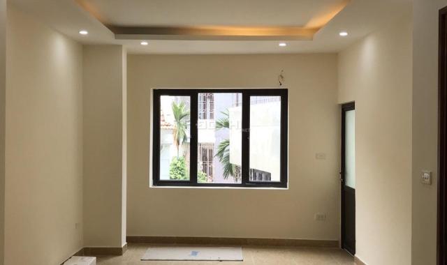 Bán nhà Nguyễn Chính, Hoàng Mai 38m2 * 5 tầng, gara ô tô, căn góc, tiện KD, giá 3.4 tỷ. 0903070282