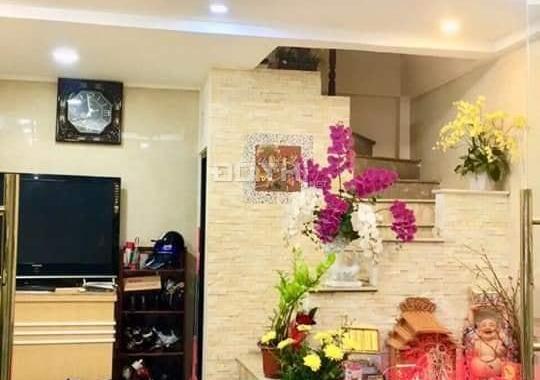 Bán nhà phố Lạc Long Quân, Tây Hồ ô tô vào nhà, 60 m2, giá 4.1 tỷ, 0983697688