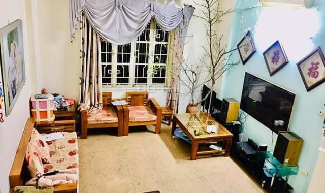 Bán gấp! Nhà Lạc Long Quân 60m2, 4T, MT 4m, giá 3.6 tỷ Cầu Giấy, cách 30m ra đường ô tô