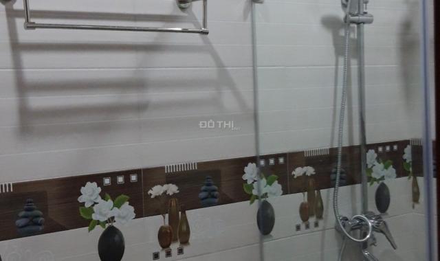 Bán nhà mặt ngõ phố Trung Kính, Cầu Giấy, DT 43m2 x 5 tầng, MT 5,4m, tầng 2 phòng, giá 4,3 tỷ